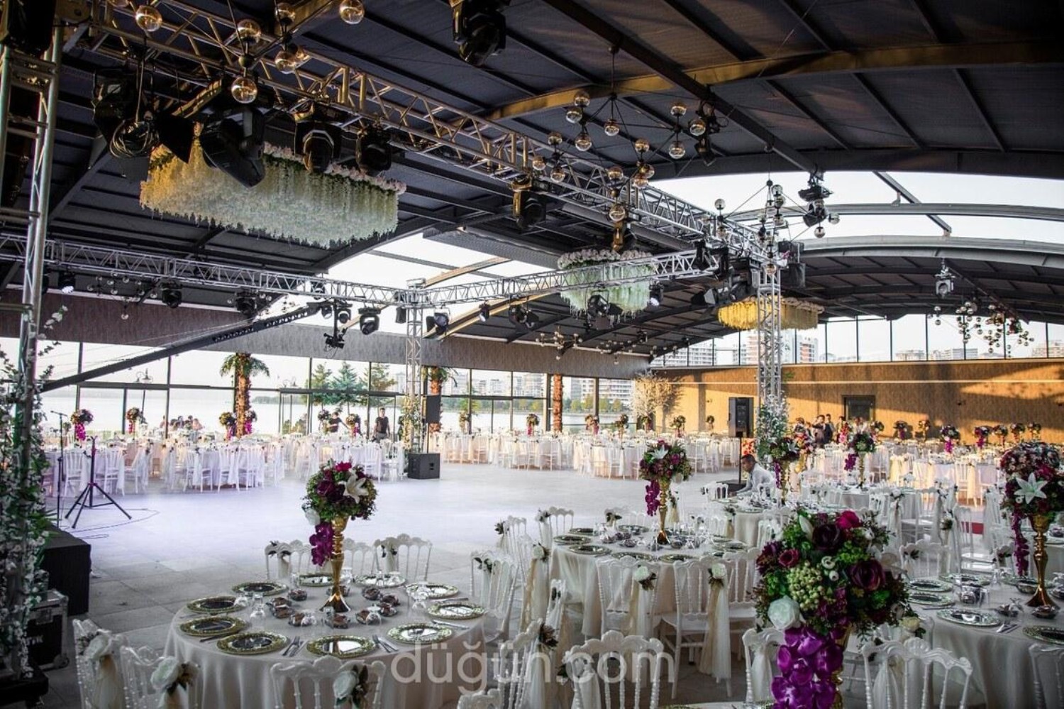 Çelik Konstrüksiyon Düğün Salonu